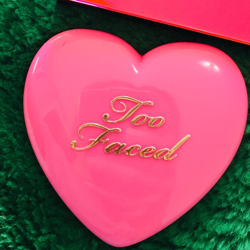 Too Faced Blush.